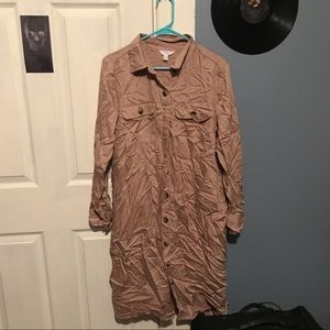 Overcoat/dress knee button up